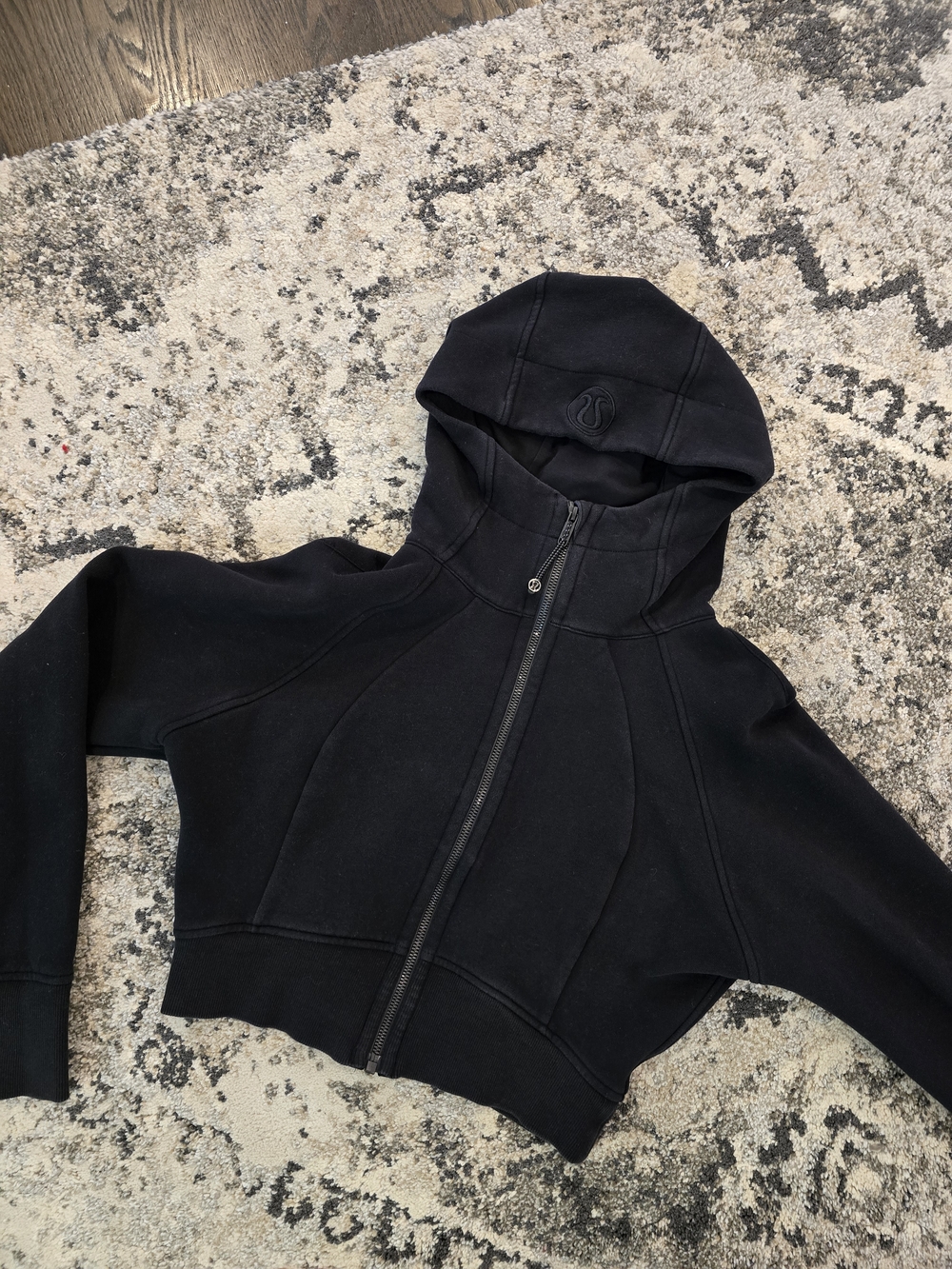 Lululemon Full-zip Cropped Fitted Scuba Hoodie, Black, 8